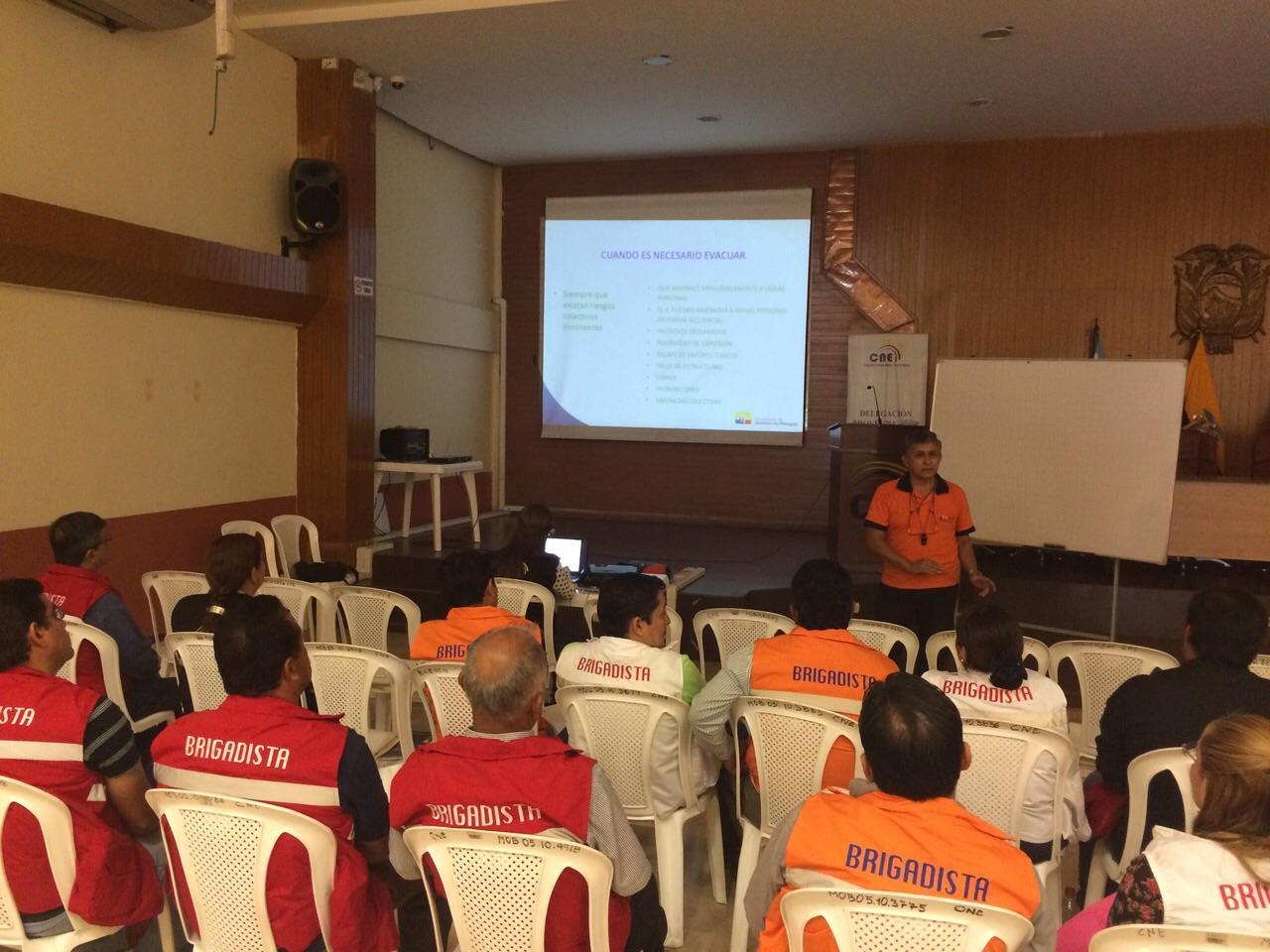 BRIGADAS DE EMERGENCIA DE CNE-GUAYAS RECIBIERON CAPACITACIÓN
