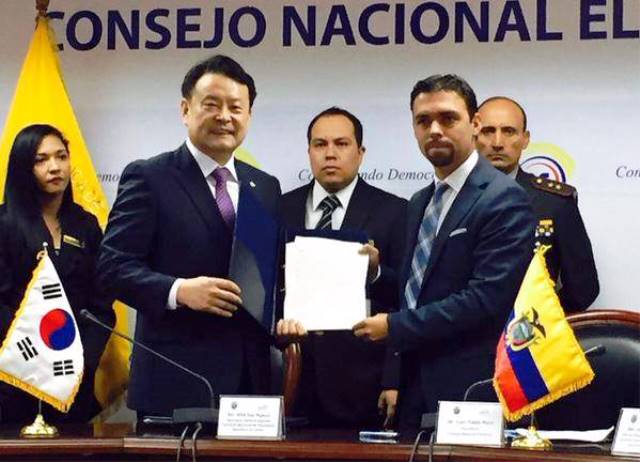 150319 cne Ecuador-Corea01