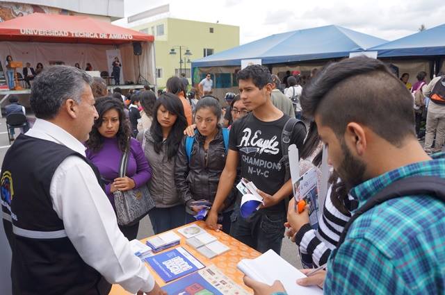 150409 cne Ecuador-Feria Tungurahua vive la inclución 02