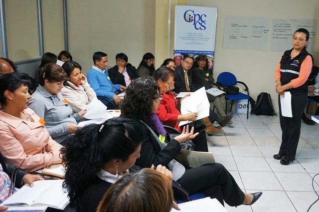 150429 cne Ecuador-Conversatorio CPCCS