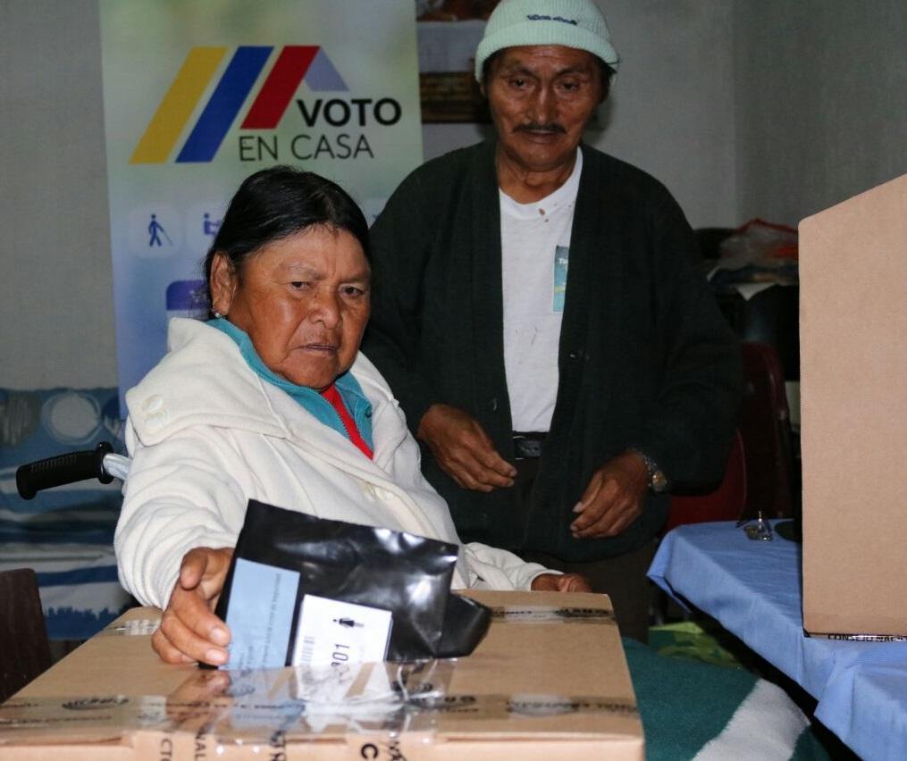 170217 delegacionimbabura votoencasa