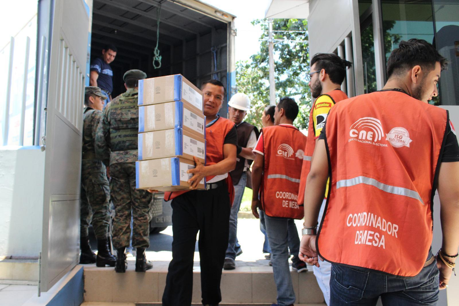 Arribo de paquetes electorales a Napo