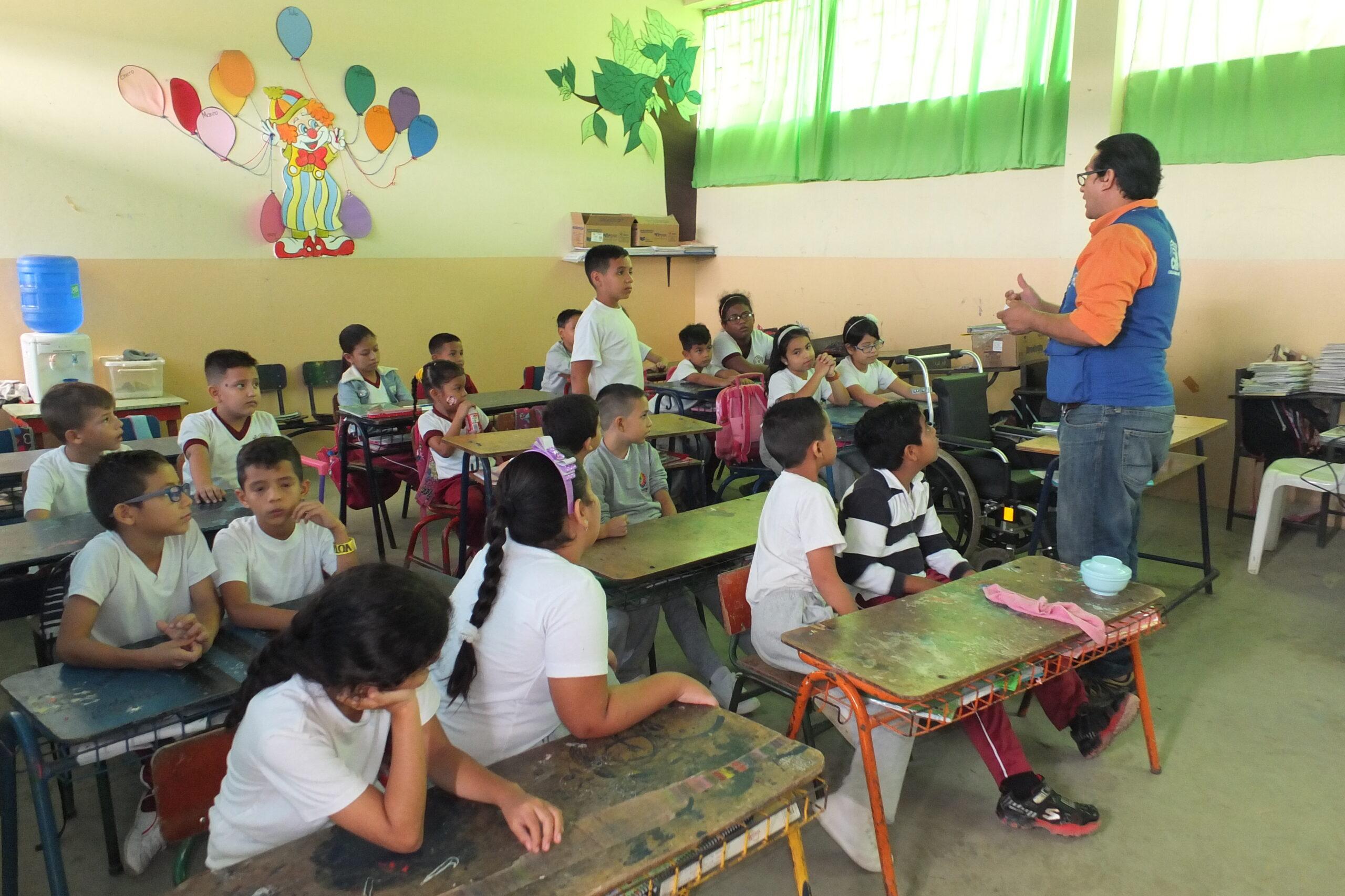 CAPACITACIÓN ESCUELA CARLOS ENRIQUE