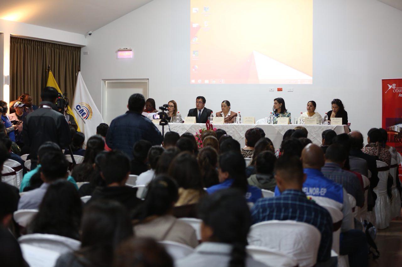 180604 delegacionimbabura foro