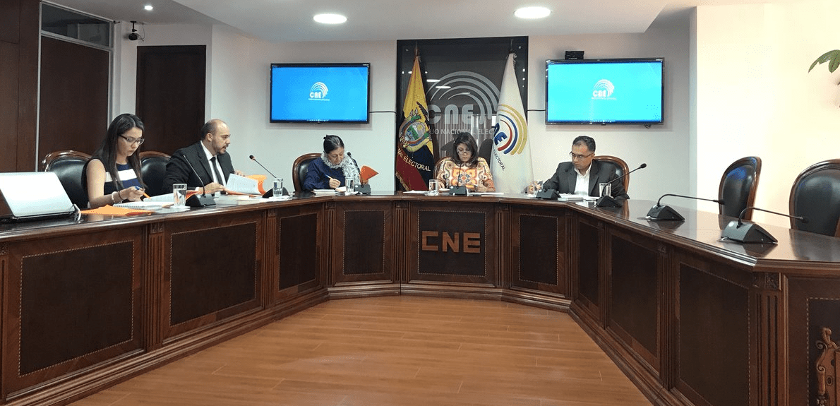 Sesión Pleno del CNE