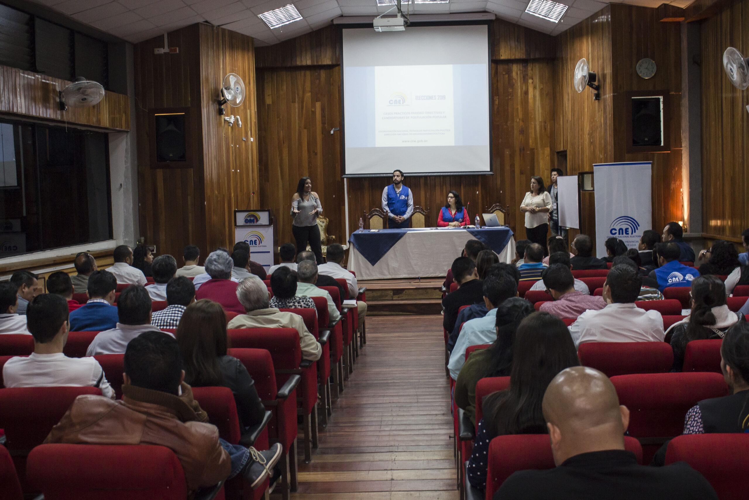 CNE Loja capacita a organizaciones políticas para inscripción de candidaturas