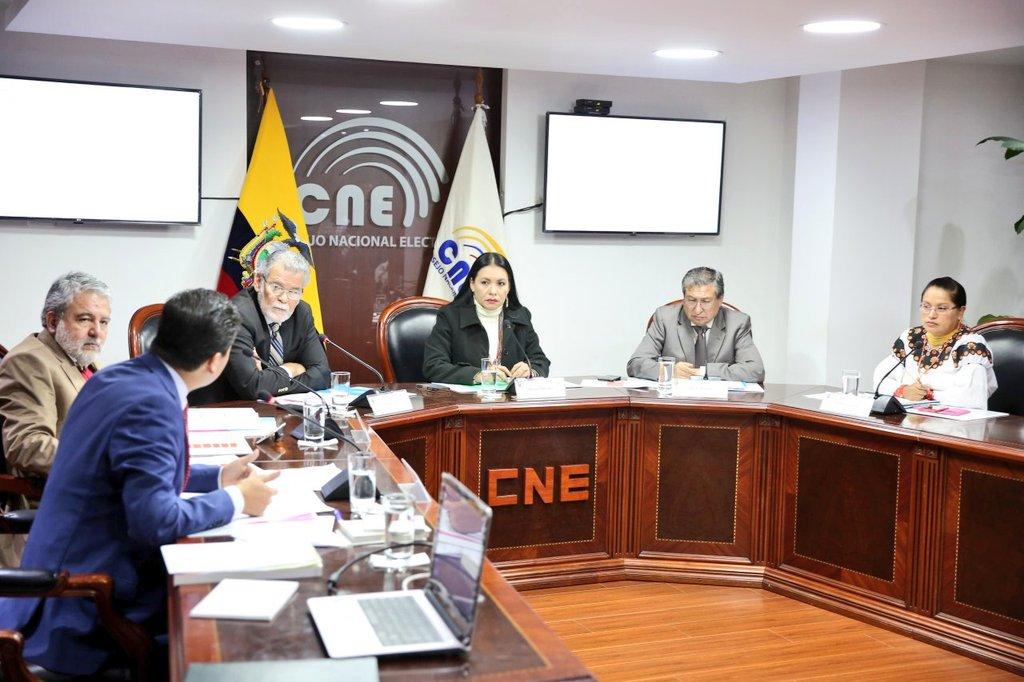 pleno CNE