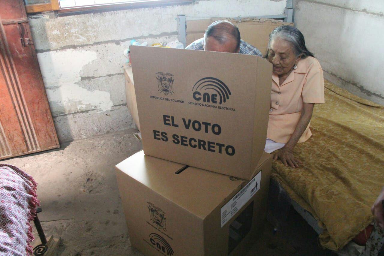 190322 cnesantaelena voto en casa