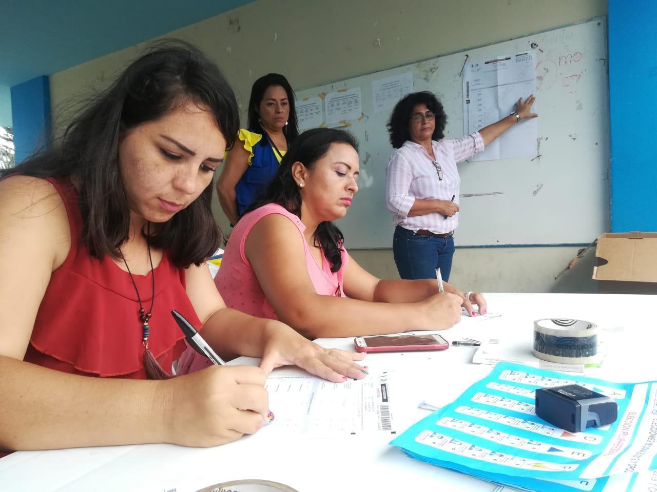 Simulacro recintos electorales