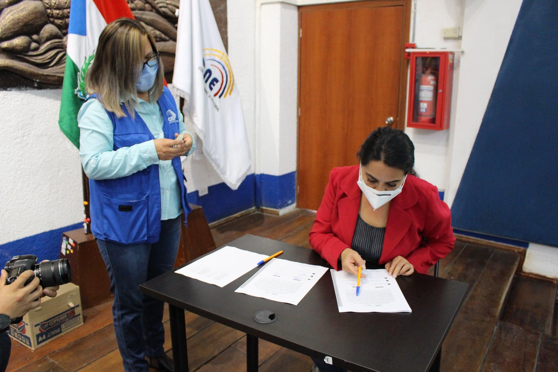 Firma de acta candidatos