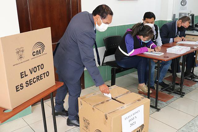 081121 cnechimborazo eleccionesissfa