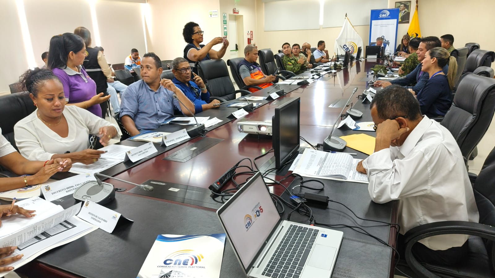 Referéndum y Consulta Popular 2025